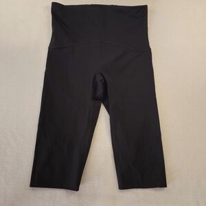 Spanx Capri Black  Leggings Size XL